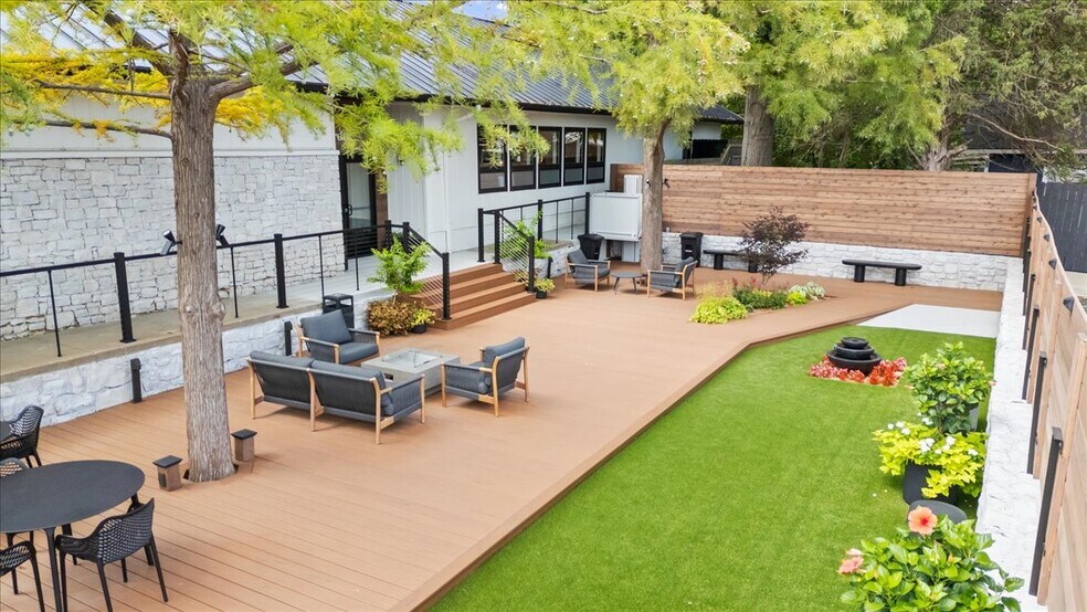 More Photos Of 900 Main St, Grandview Coworking Space