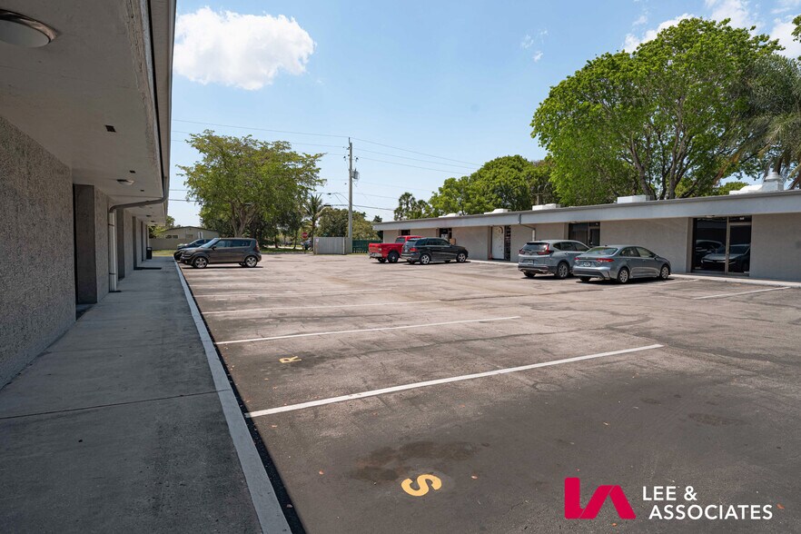 More Photos Of 2333 N State Road 7, Margate Medical For Lease