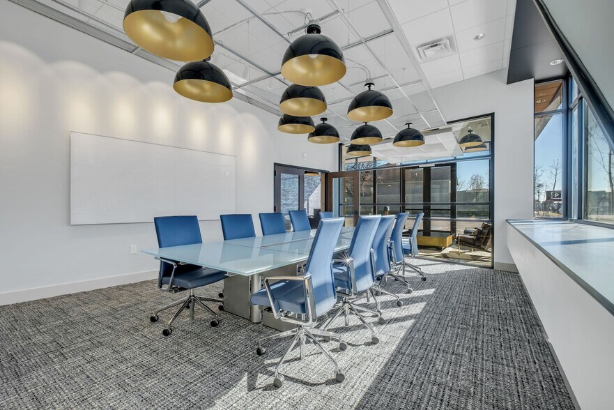 More Photos Of 2200 8th Ave S, Nashville Showroom For Lease