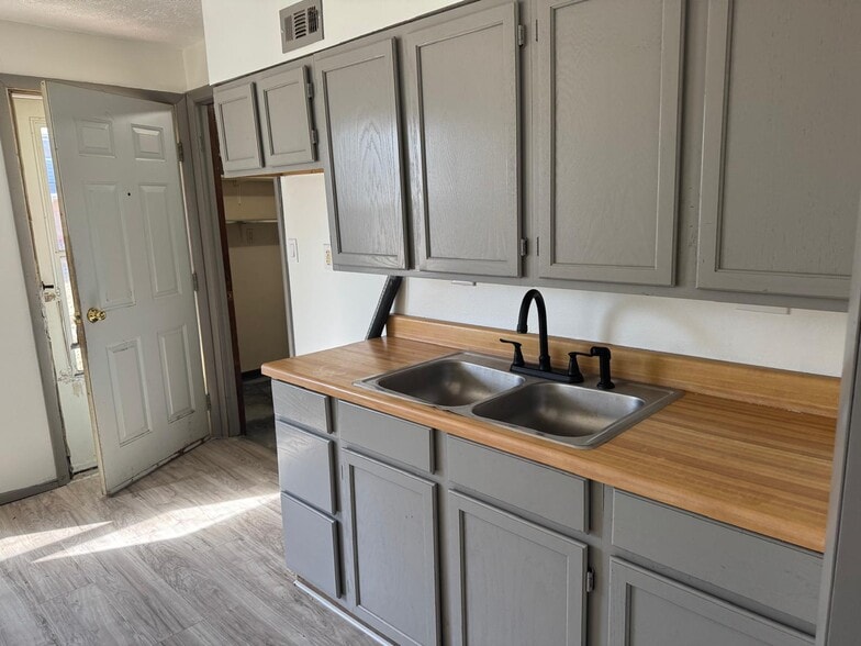 More Photos Of 9539 Green Meadow Rd, Windham Apartments For Sale