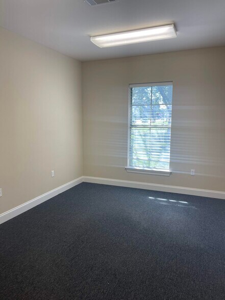 More Photos Of 2798 O'Neal Ln, Baton Rouge Office For Lease