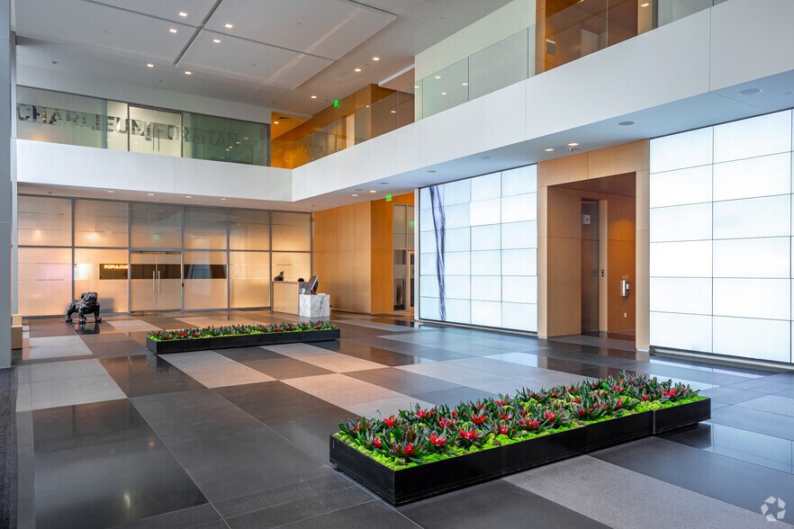 More Photos Of 1722 Routh St, Dallas Office Residential For Lease