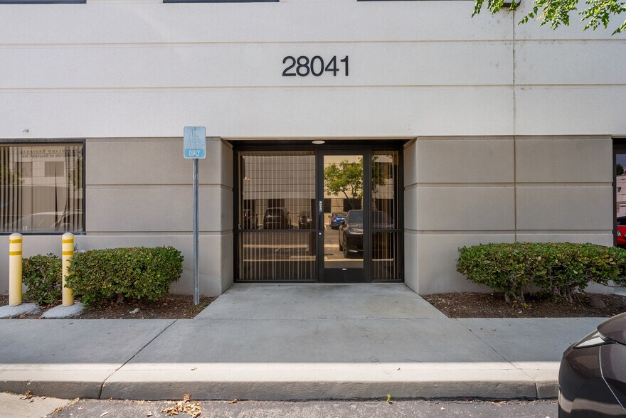 More Photos Of 28041 Smyth Dr, Valencia Light Manufacturing For Lease