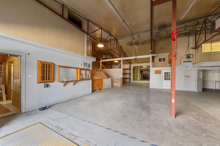 More Photos Of 640 E Highway 199, Springtown Warehouse For Lease