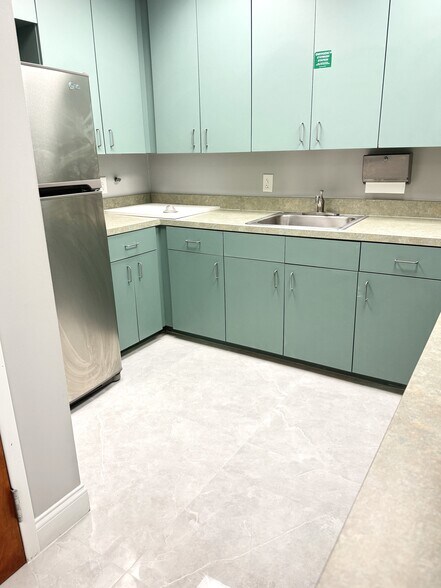 More Photos Of 1287 N Semoran Blvd, Orlando Medical For Lease