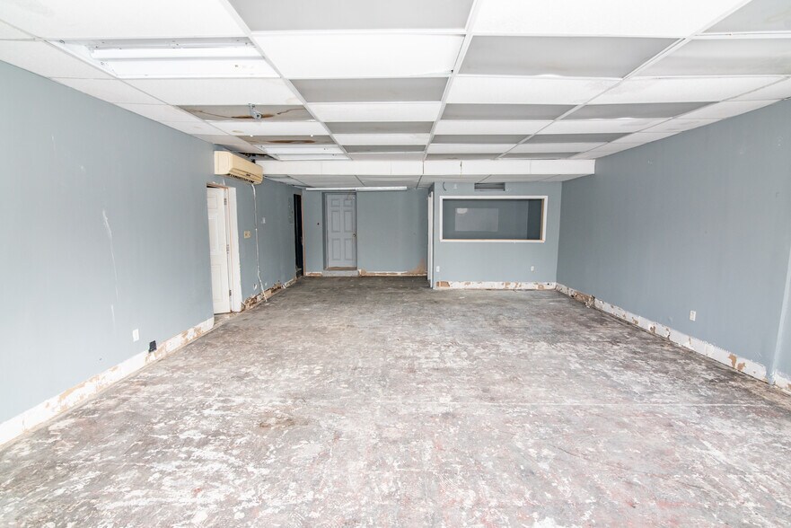 More Photos Of 3301-3317 Garrison Blvd, Baltimore General Retail For Sale