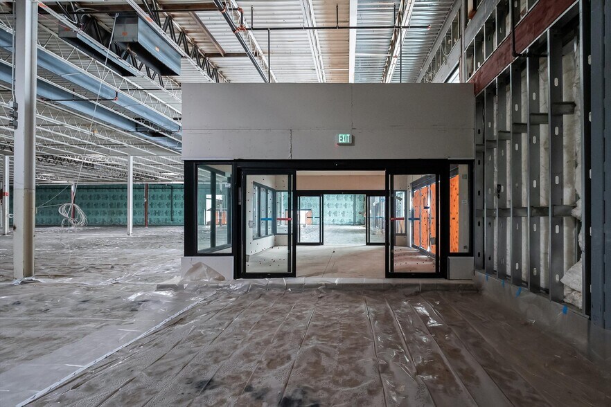 More Photos Of 32070 Gratiot Ave, Roseville Freestanding For Lease