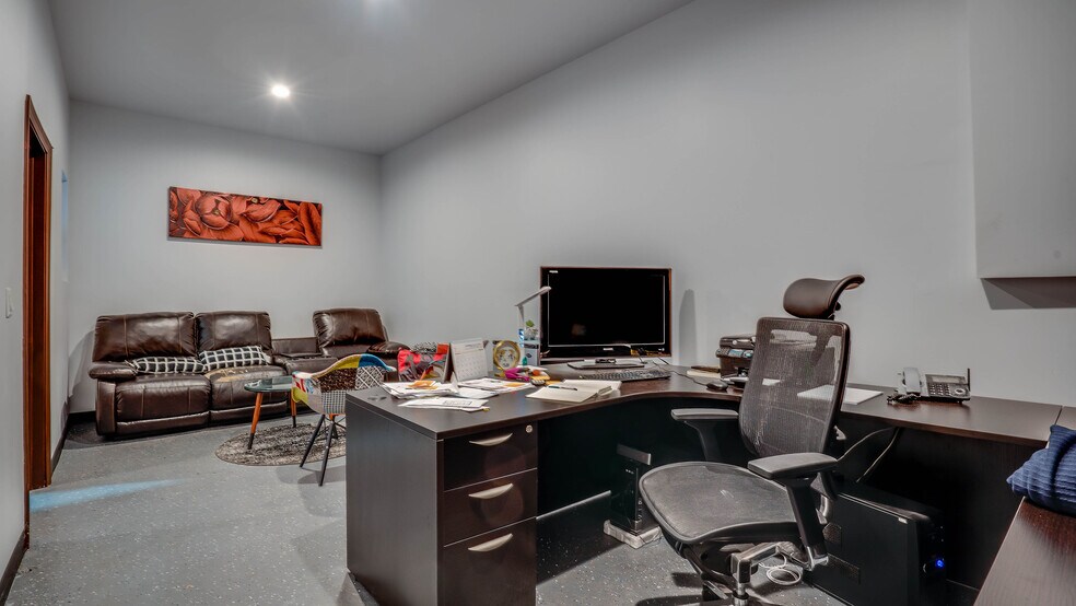 More Photos Of 3232 E Olympic Blvd, Los Angeles Warehouse For Sale