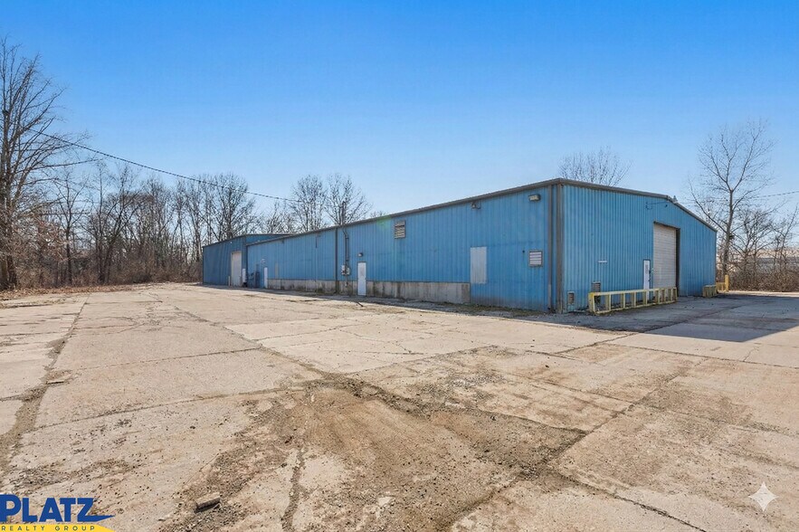 More Photos Of 1929 Larchmont Ave NE, Warren Warehouse For Sale