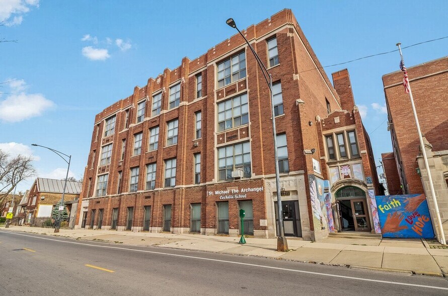 More Photos Of 8231 S South Shore Dr, Chicago Schools For Sale
