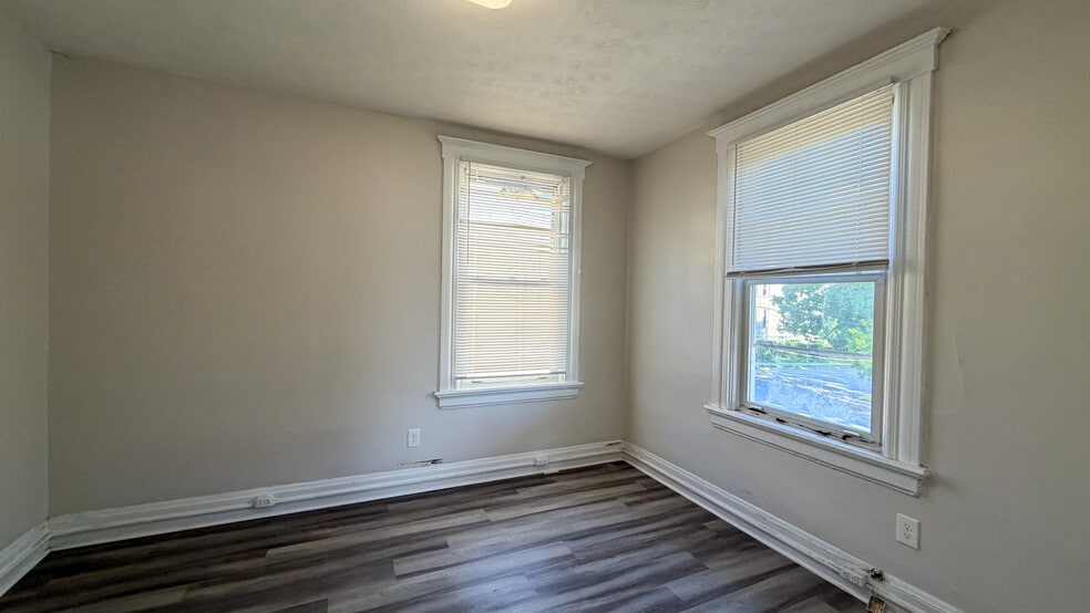 More Photos Of 275 McCormick Pl, Cincinnati Apartments For Sale