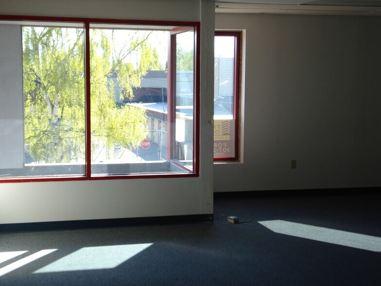 More Photos Of 3700 Woodland Dr, Anchorage Flex For Sale