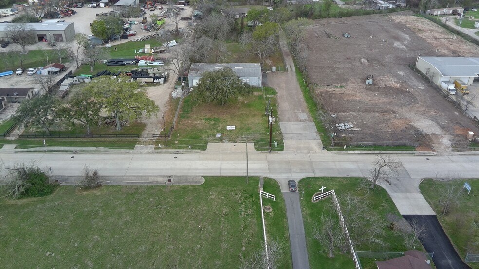 More Photos Of 226 Brand Ln, Stafford Warehouse For Lease