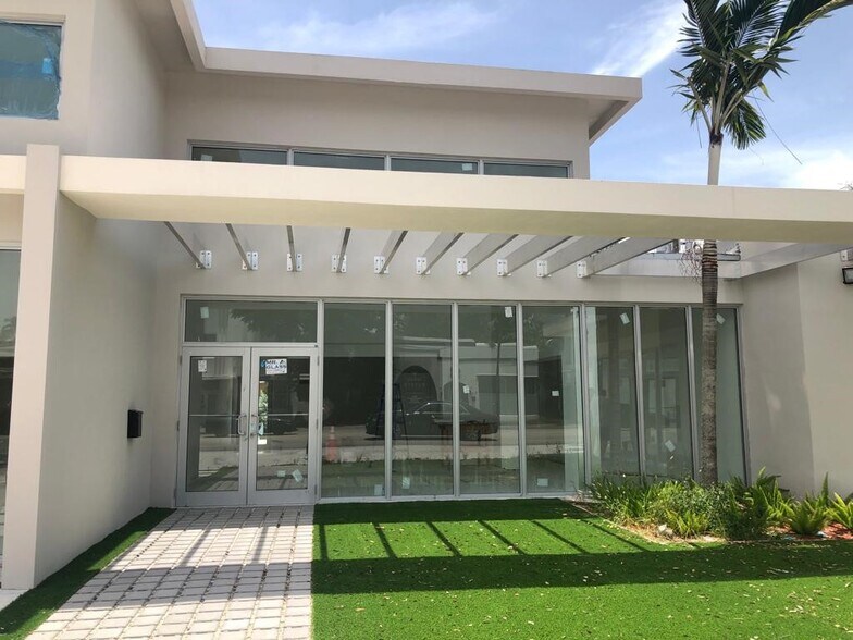 More Photos Of 7111 Biscayne Blvd, Miami Freestanding For Sale