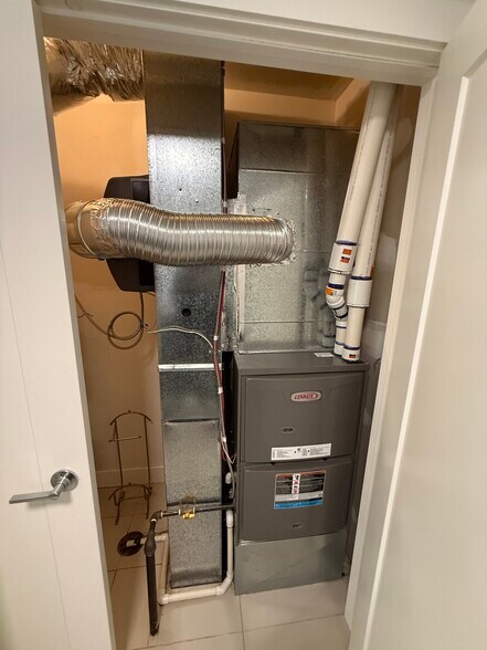 More Photos Of 613 3rd Ave NE, Calgary Apartments For Sale