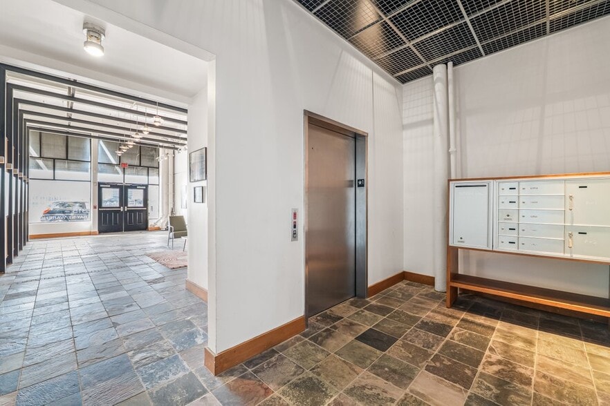 More Photos Of 315 E Bay St, Jacksonville Office For Lease