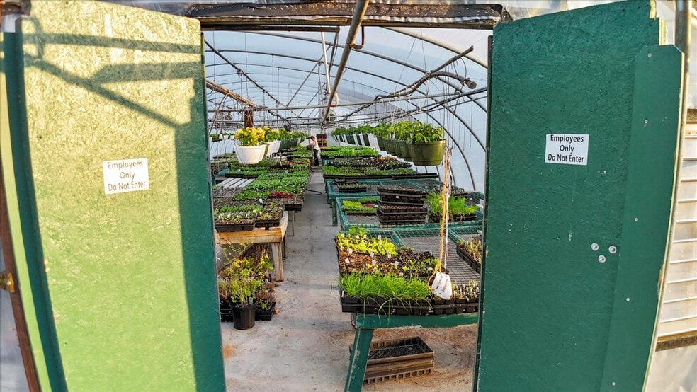 More Photos Of 1356 Coopers Cove Rd, Hardy Specialty For Sale