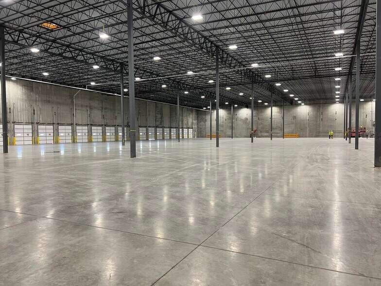 More Photos Of 124 Route 17K, Newburgh Distribution For Lease