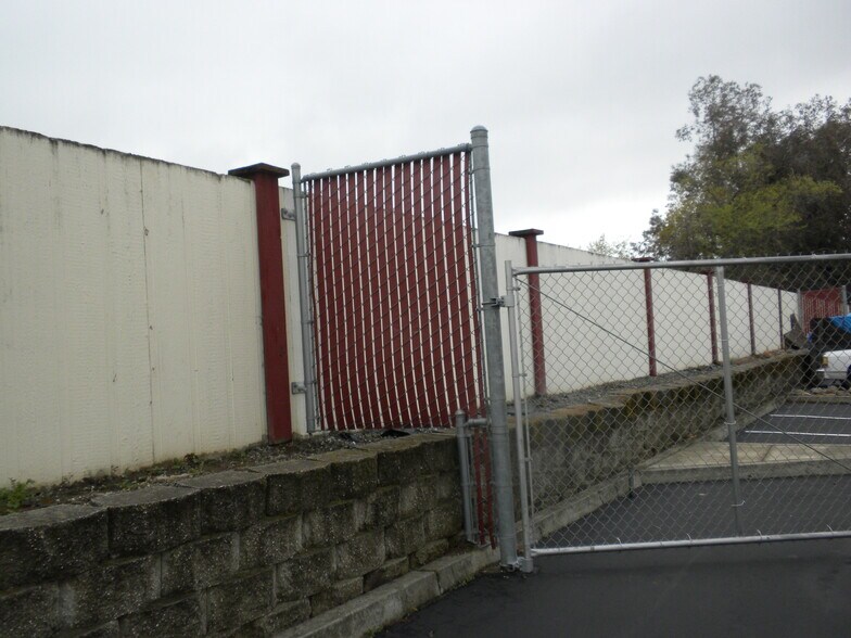 More Photos Of 40 Union Way, Vacaville Warehouse For Lease