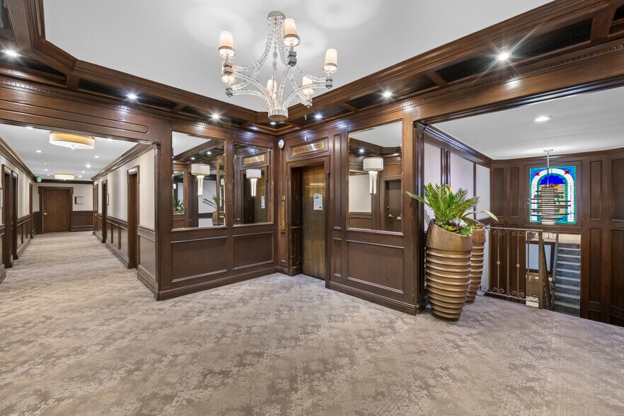 More Photos Of 436 N Roxbury Dr, Beverly Hills Medical For Lease