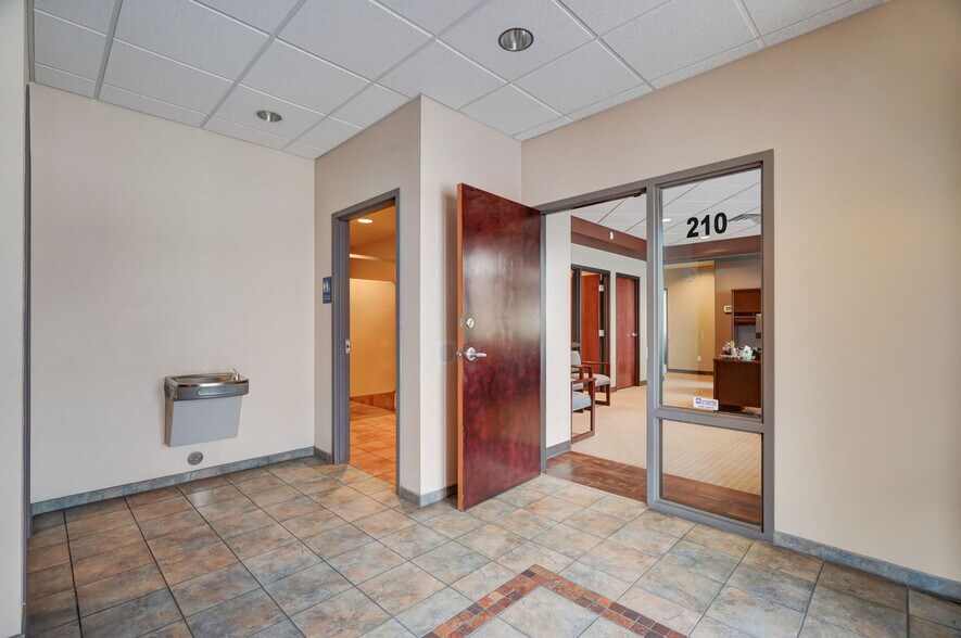 More Photos Of 3210 E Woodmen Rd, Colorado Springs Medical For Sale