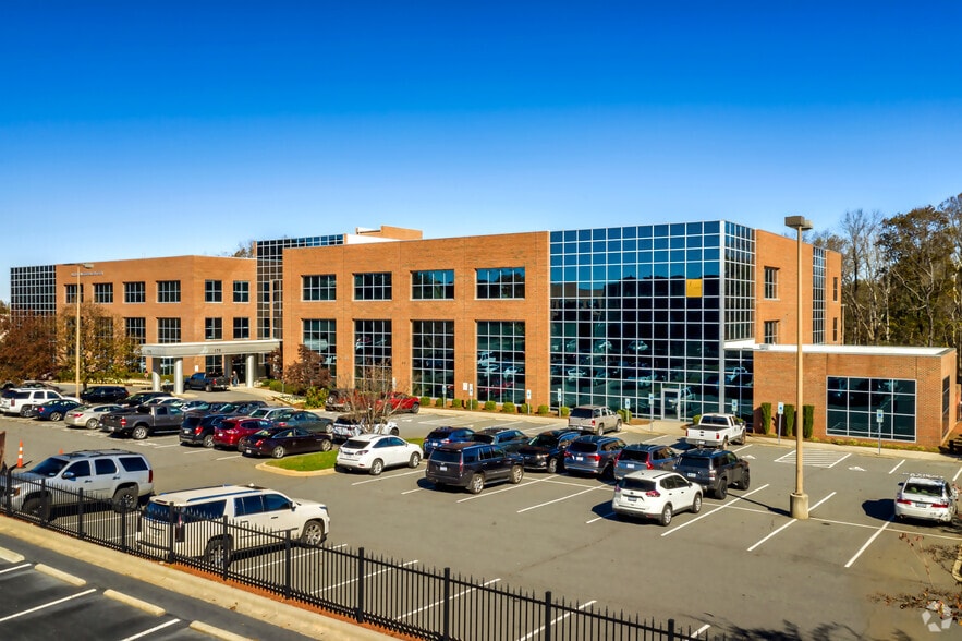 More Photos Of 146 Medical Park Rd, Mooresville Unknown For Lease