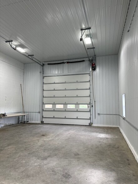 More Photos Of 970 Mercer Rd, Franklin Warehouse For Lease