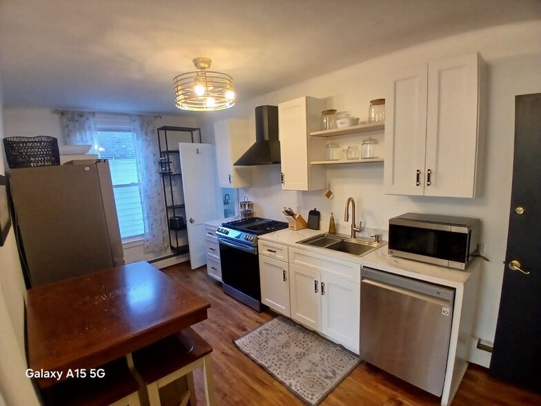 More Photos Of 119 Water St, Stonington Apartments For Sale