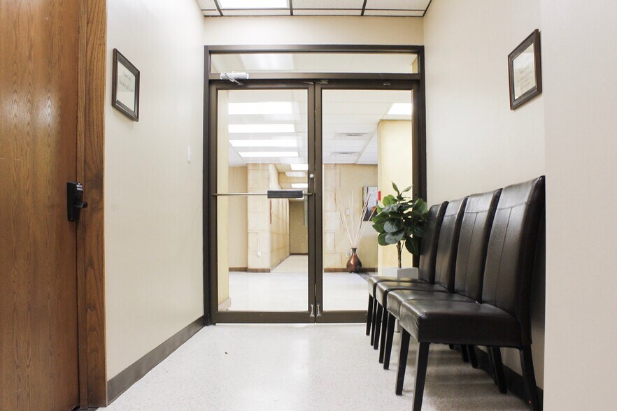 More Photos Of 1101 Ridge Rd, Rockwall Serviced Offices For Lease