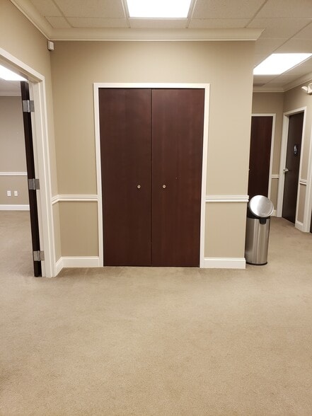 More Photos Of 31320 solon Rd, Solon Office For Sale