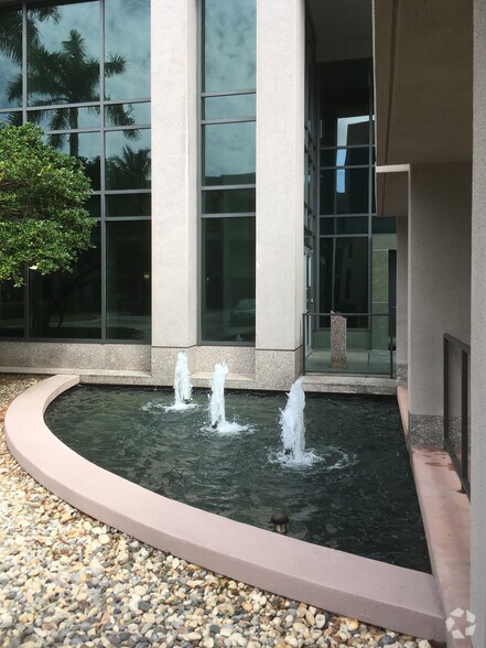 More Photos Of 703 NW 62nd Ave, Miami Office For Lease