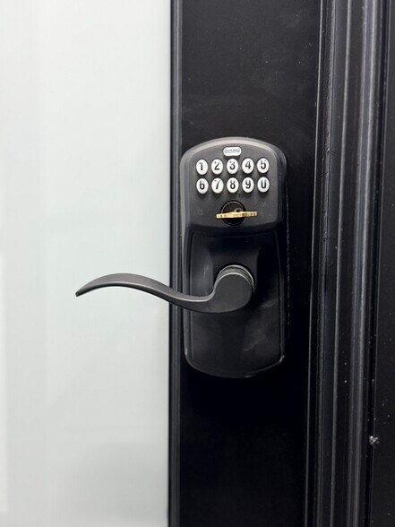 More Photos Of 2131 Maryland Ave, Baltimore Apartments For Lease