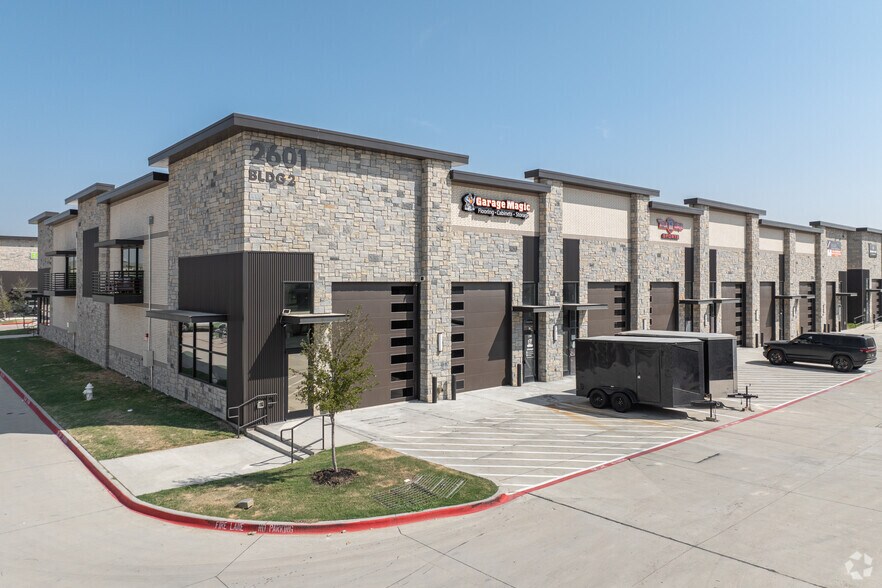 More Photos Of 2601 TX-121, Lewisville Showroom For Sale