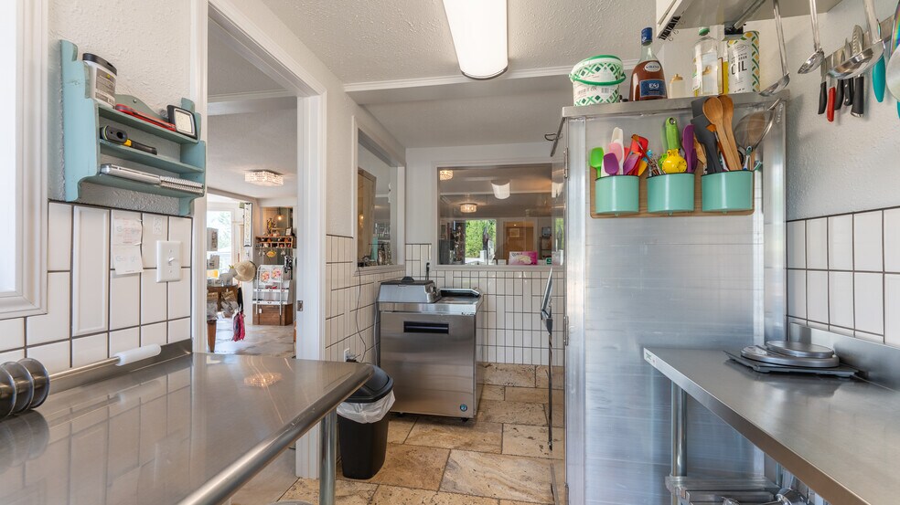 More Photos Of 15895 N State Highway 5, Sunrise Beach General Retail For Sale