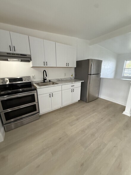 More Photos Of 320 NE 13th Ave, Boynton Beach Apartments For Sale