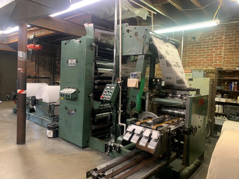 More Photos Of 16 N Trade St, Tryon Office For Sale