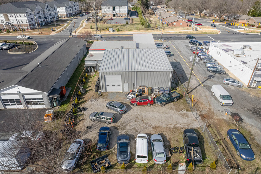 More Photos Of 1041 N Main St, Mooresville Auto Repair For Sale