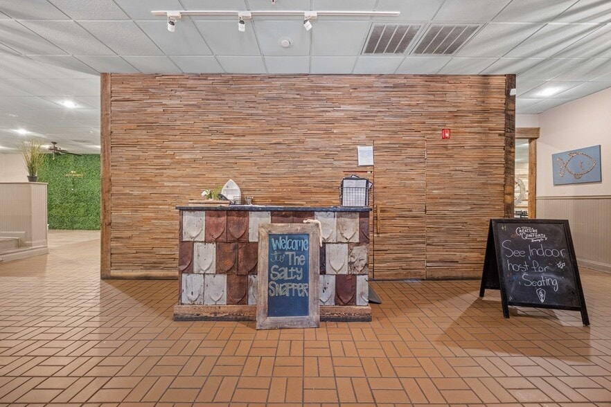 More Photos Of 1405 Gornto Rd, Valdosta Restaurant For Sale