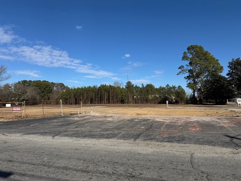 More Photos Of 1301 Wayne Memorial Dr, Goldsboro General Retail For Sale