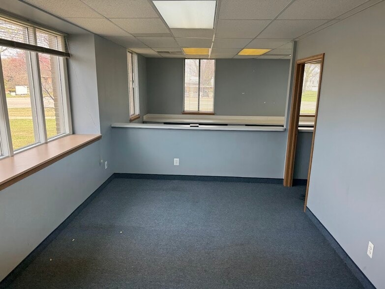 More Photos Of 36385-36405 Harper Ave, Clinton Township Medical For Lease