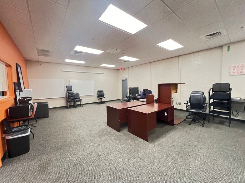 More Photos Of 7500 Ramble Way, Raleigh General Retail For Lease