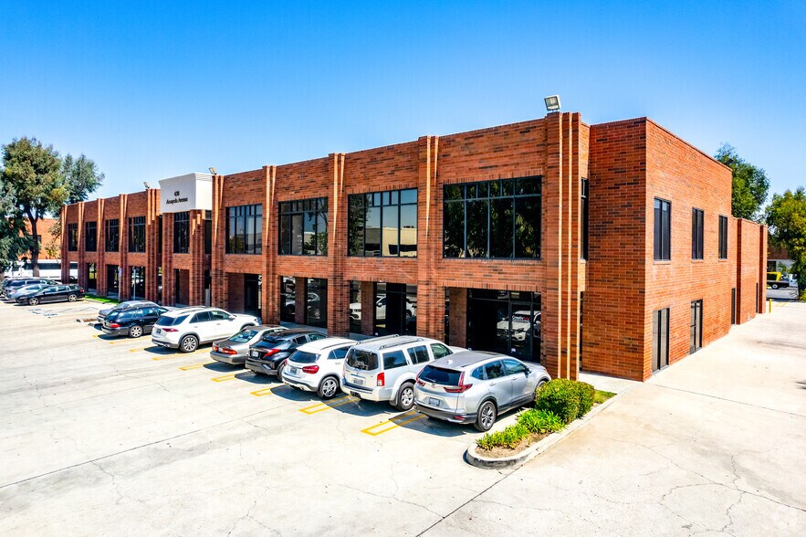 Primary Photo Of 438 Amapola Ave, Torrance Light Distribution For Lease