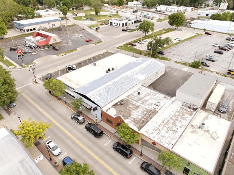 More Photos Of 326 SE Douglas St, Lees Summit Office For Sale