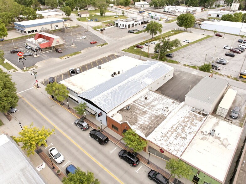 More Photos Of 326 SE Douglas St, Lees Summit Office For Sale