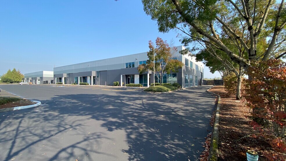 More Photos Of 6110 NE Croeni Ave, Hillsboro Industrial For Sale