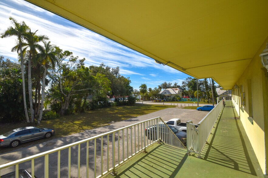 More Photos Of 1761 Fowler St, Fort Myers Apartments For Sale