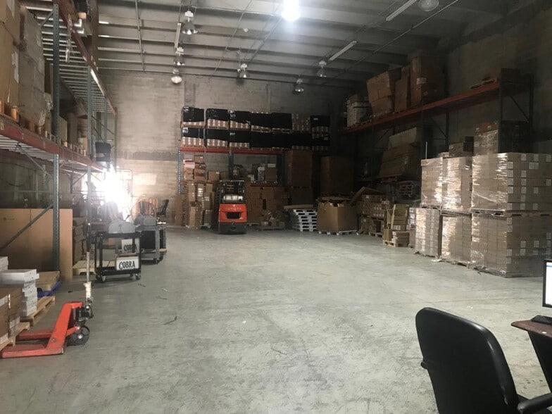 More Photos Of 2300-2350 NW 102nd Pl, Doral Warehouse For Lease