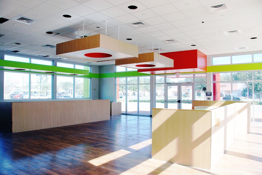 10902 N Dale Mabry Hwy, Tampa, FL 33618 Retail For Lease