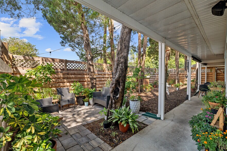 More Photos Of 56 Grove Ave, Saint Augustine Restaurant For Sale