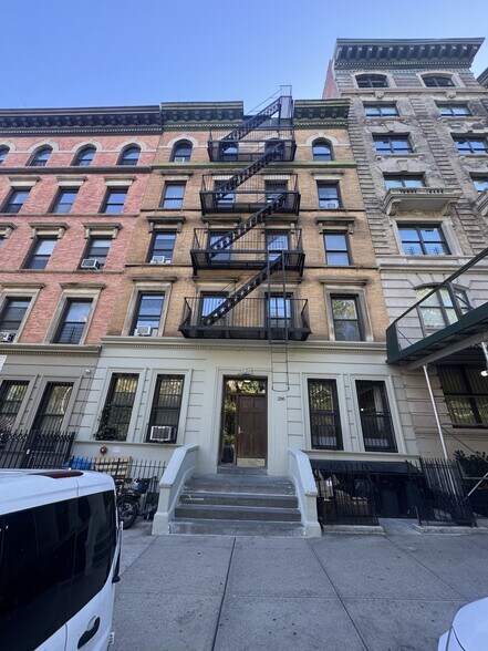More Photos Of 280 Manhattan Ave, New York Apartments For Sale